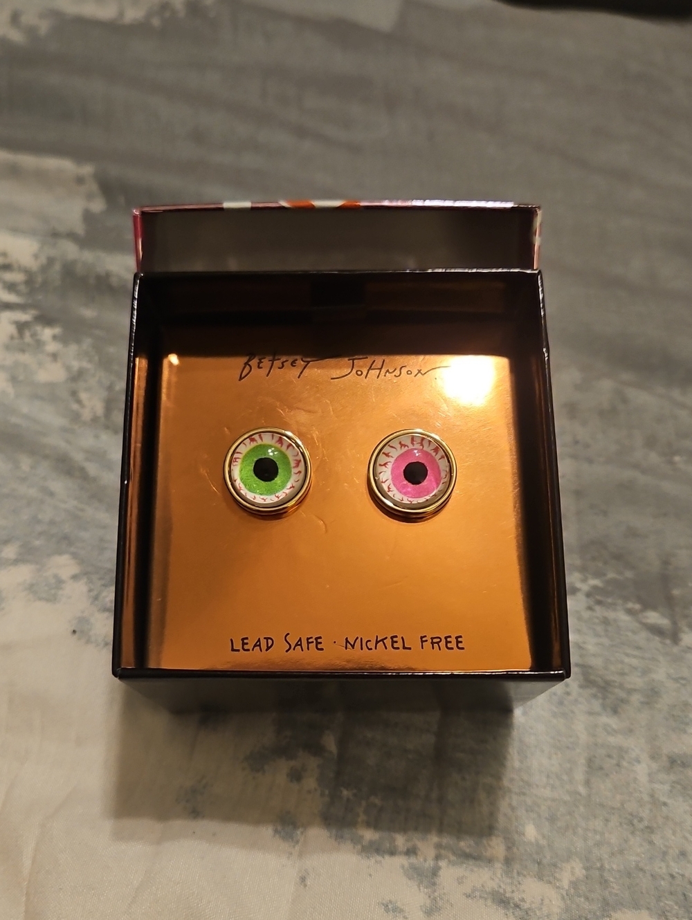 NWT Betsey Johnson Mismatched Eyeball Stud Earrings Halloween Pink Green